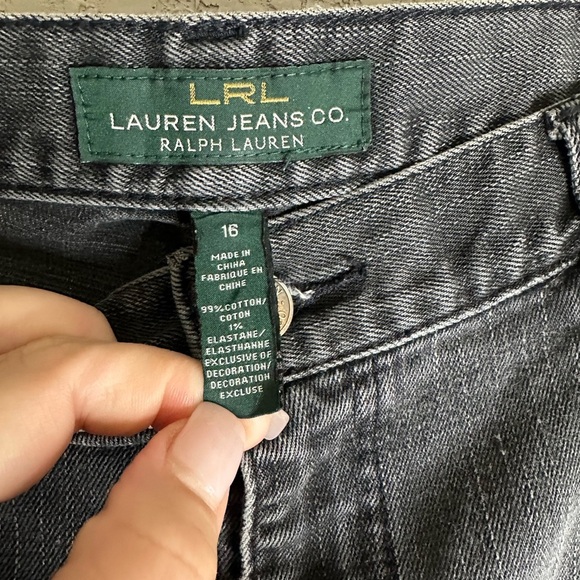 Ralph Lauren Jeans Classic Straight Women’s Size 16
Gray distressed Jeans - Picture 3 of 13